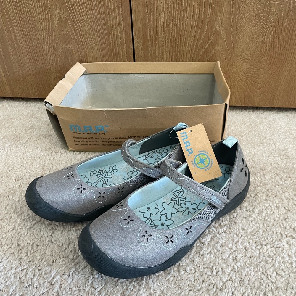 NWT Kids M.A.P. Mary Jane Adventure Shoes